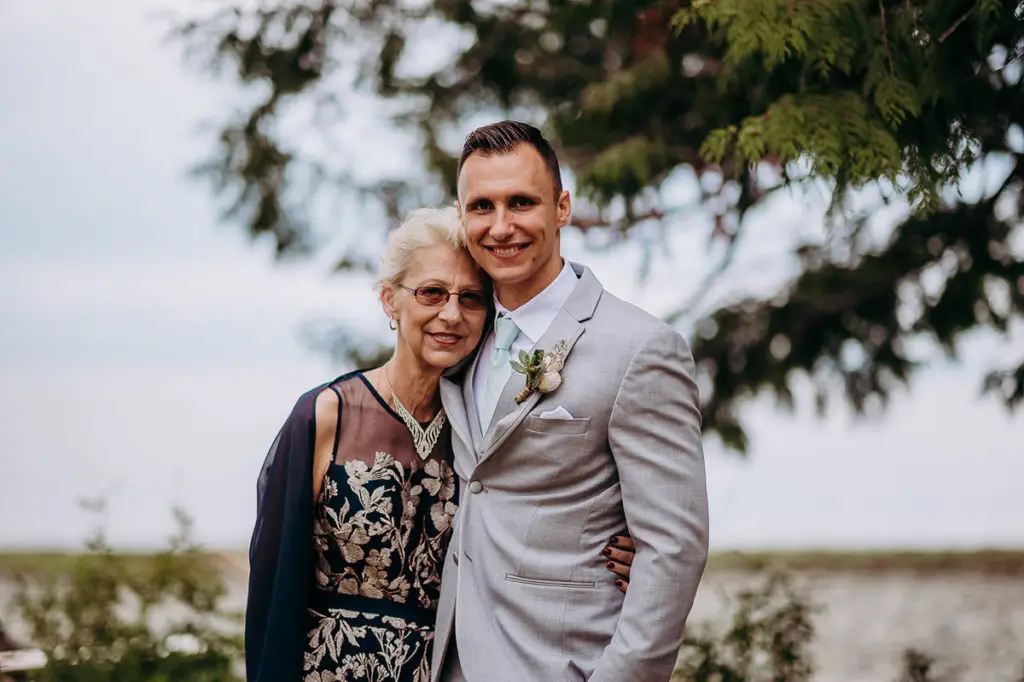 groom and mother portrait